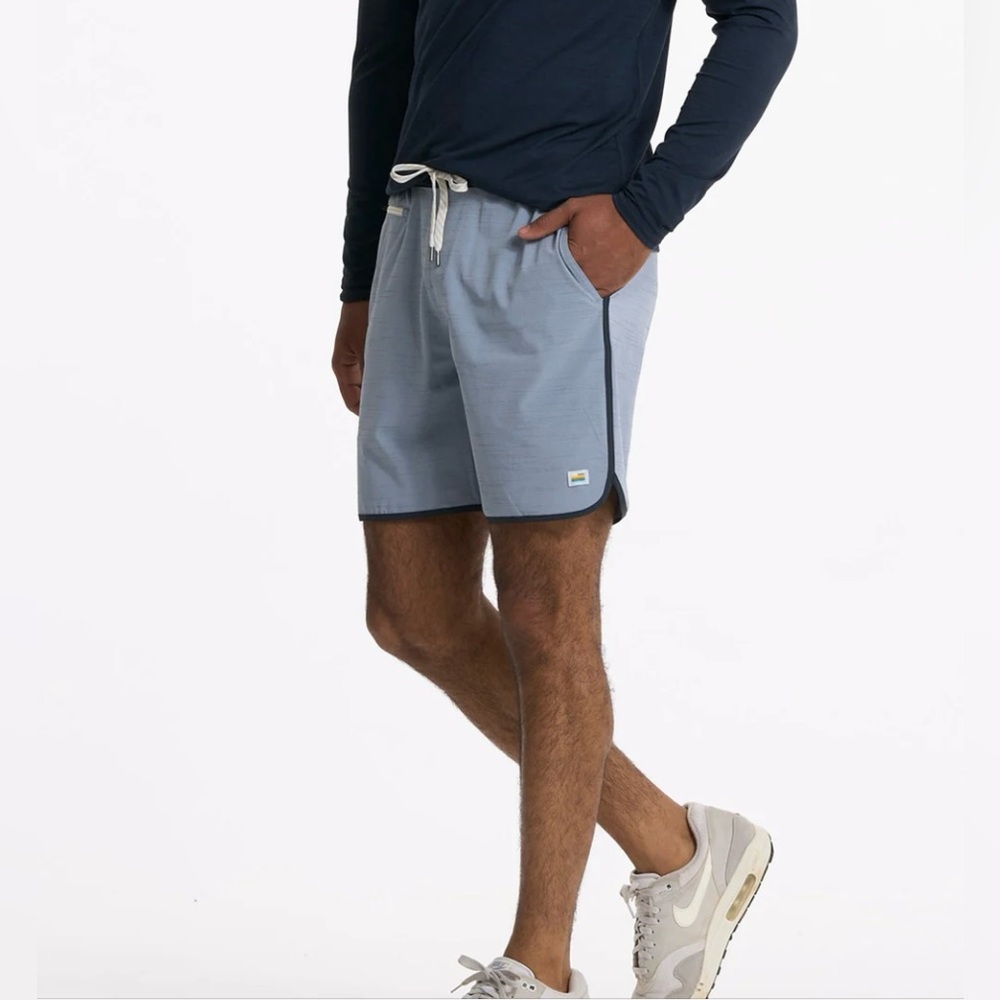 NWT!! Vuori Men's Banks Short 5 in Light Cloud Slub Stripe - Picture 4 of 11